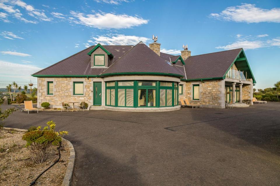 Like Walking Into A Fantastic Novel At Inishowen House Rashenny Extérieur photo