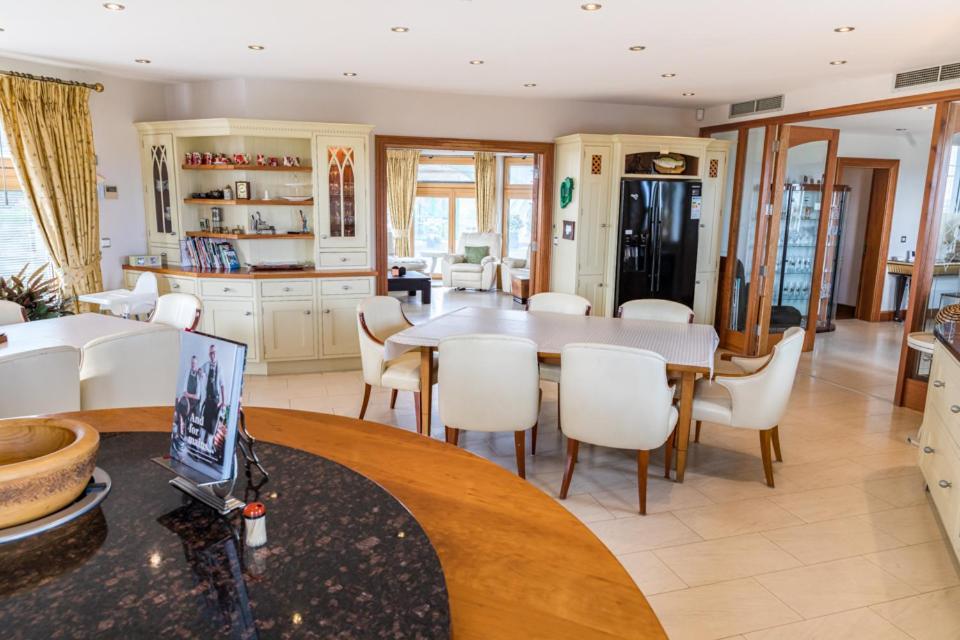 Like Walking Into A Fantastic Novel At Inishowen House Rashenny Extérieur photo